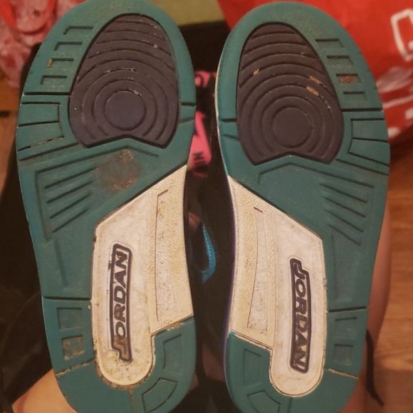 Sneakers - Picture 3 of 3